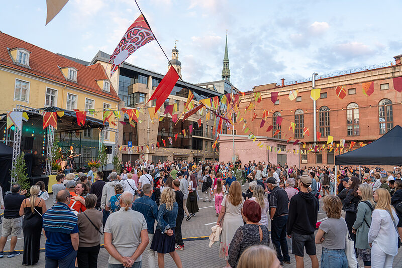 Rīga rada jaunu kultūrvietu un aicina uz tradicionālās kultūras svētkiem.